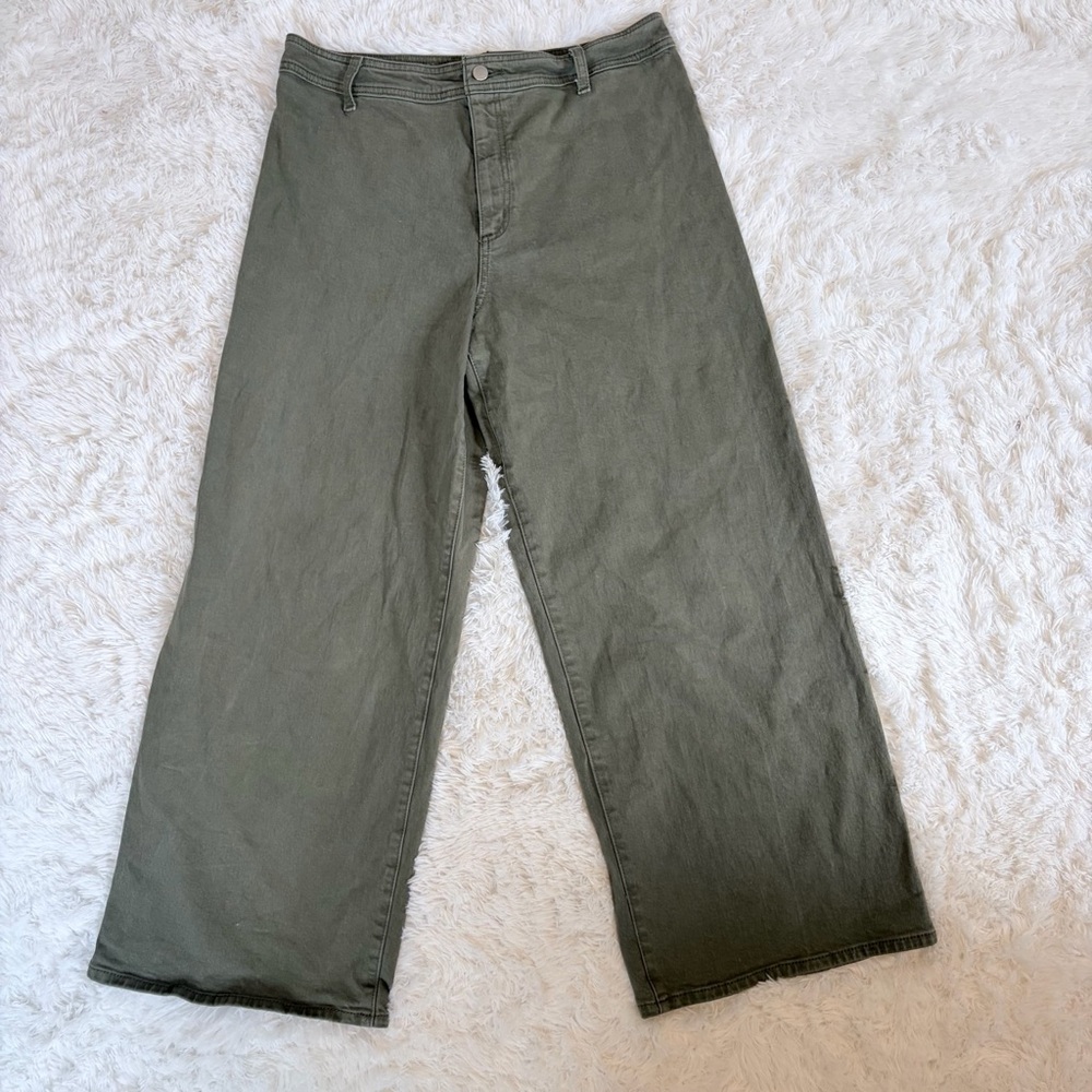 Universal Thread Women’s Green Khaki Wide Leg Ankle Jeans Size 12